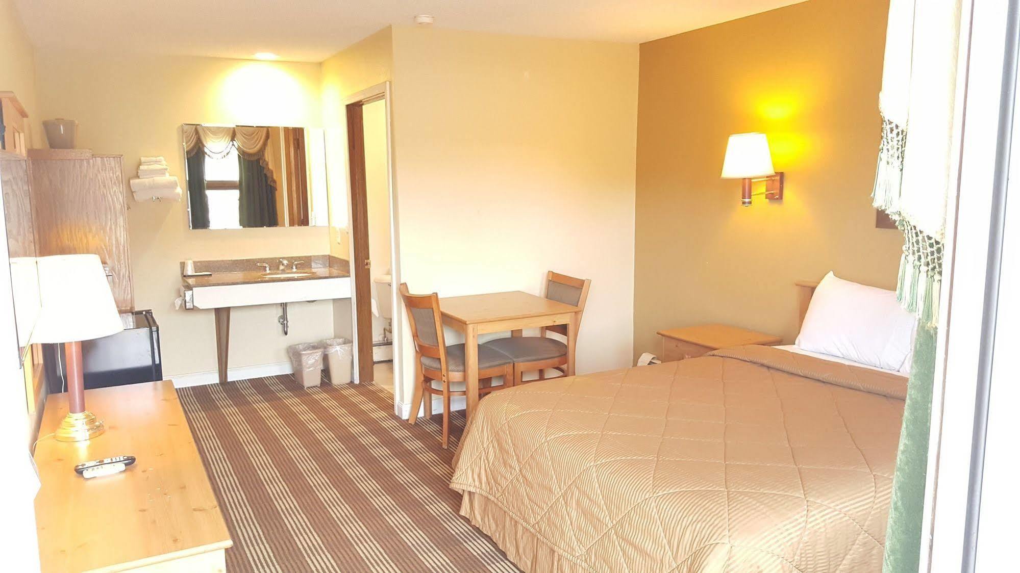 Owatonna Oakdale Motel מראה חיצוני תמונה